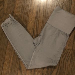 Seamless gray gymshark leggings